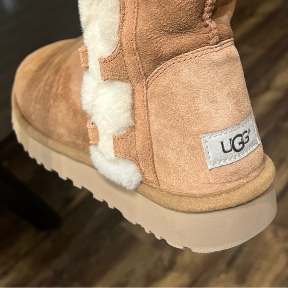 UGG Brown Sheepskin Boots, Size 9, Excellent Condition - Picture 10 of 10